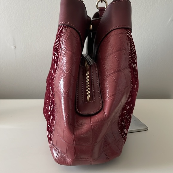 COACH F39024 FLOCKED VELVET CHAIN PRINT LEXY BAG CLARET RED - Picture 2 of 11